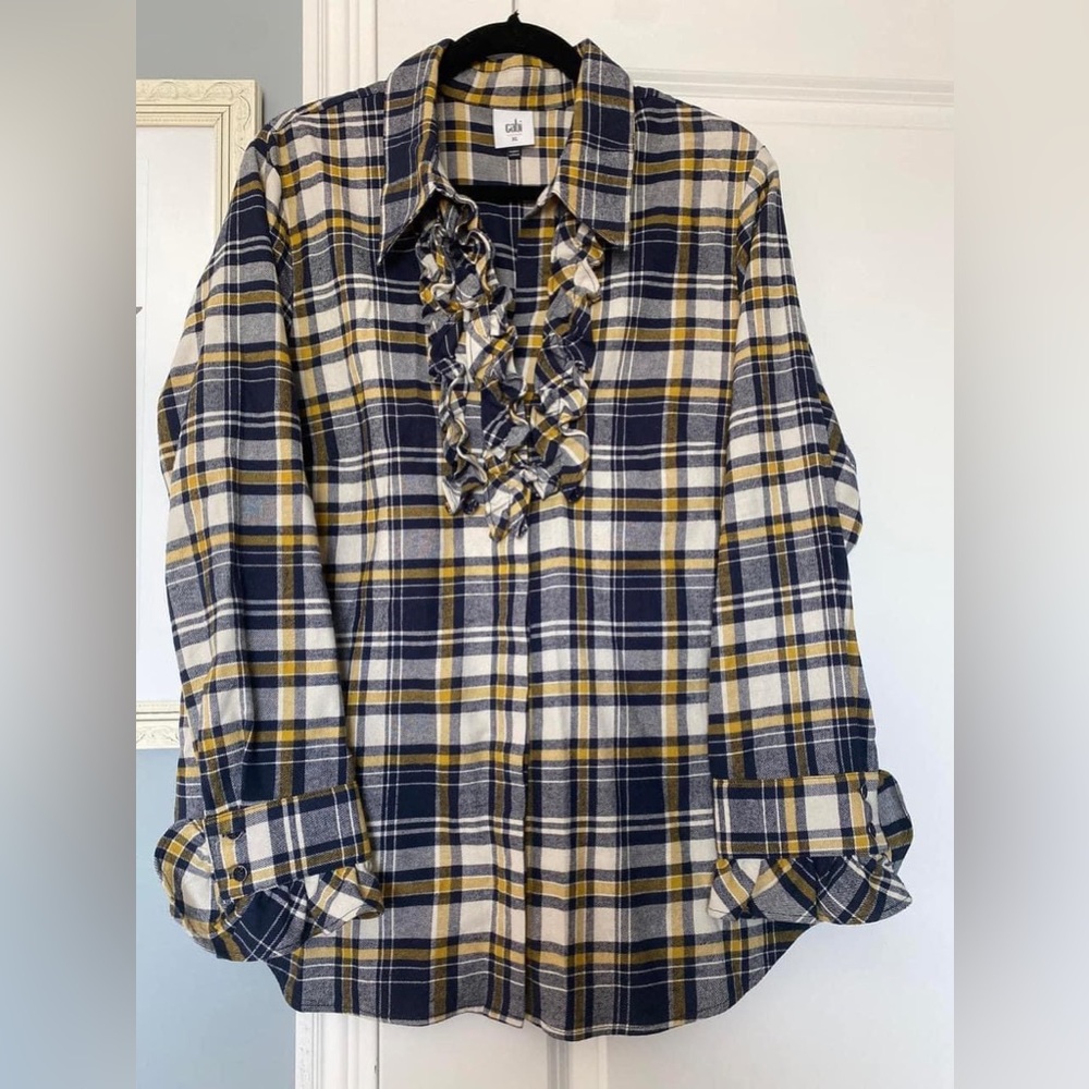 Cabi EUC! Size Large. Blue and yellow flannel.